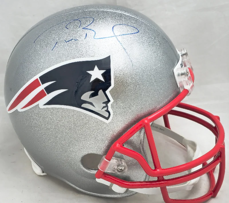 Personalized Rugby Helmet For Player Sponsorship-Tom Brady Autographed New England Patriots Silver Full Size Replica Helmet Fanatics Holo #B062648