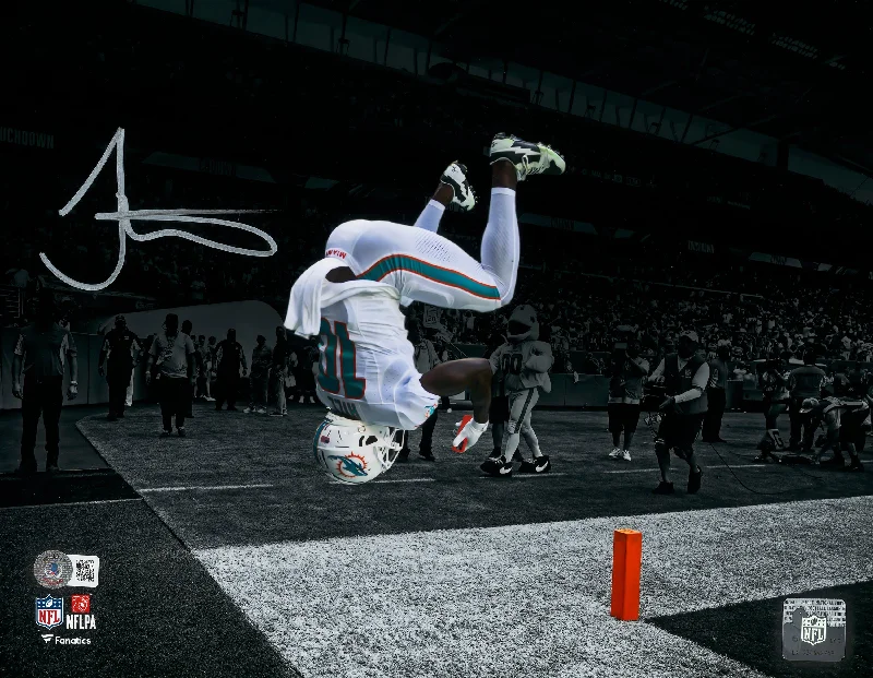 Rugby Helmet For High Performance Rugby Players-Tyreek Hill Autographed 11x14 Photo Miami Dolphins Spotlight Selfie Backflip Beckett BAS Witness